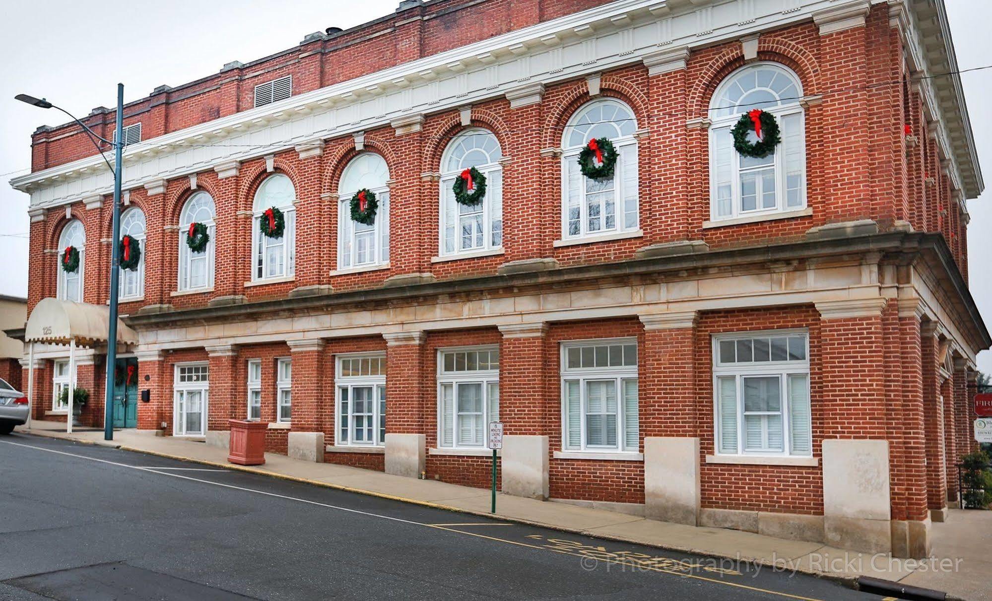 The Firehouse Inn Rutherfordton Exterior photo